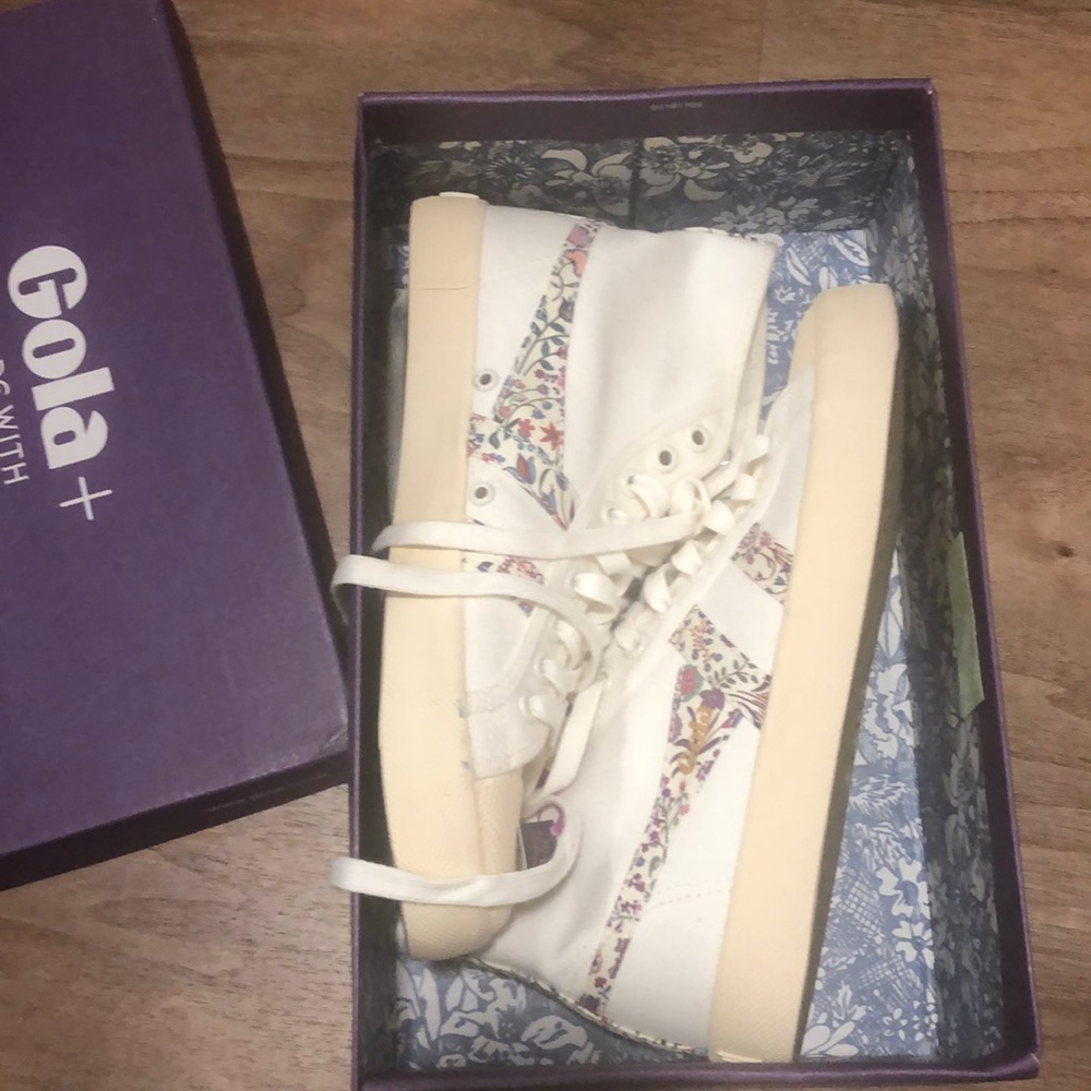 Goya sneakers
